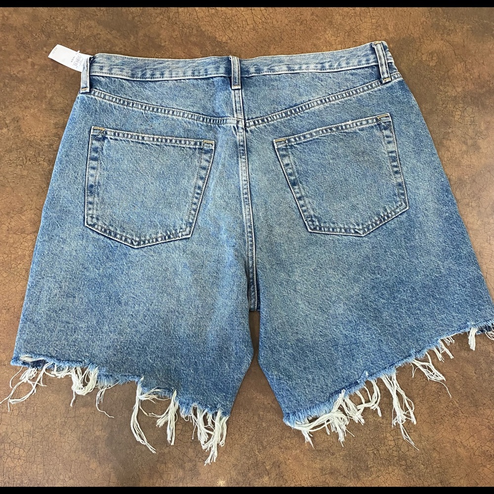 GAP Women’s Mid Rise Loose Denim Bermuda Shorts with Washwell